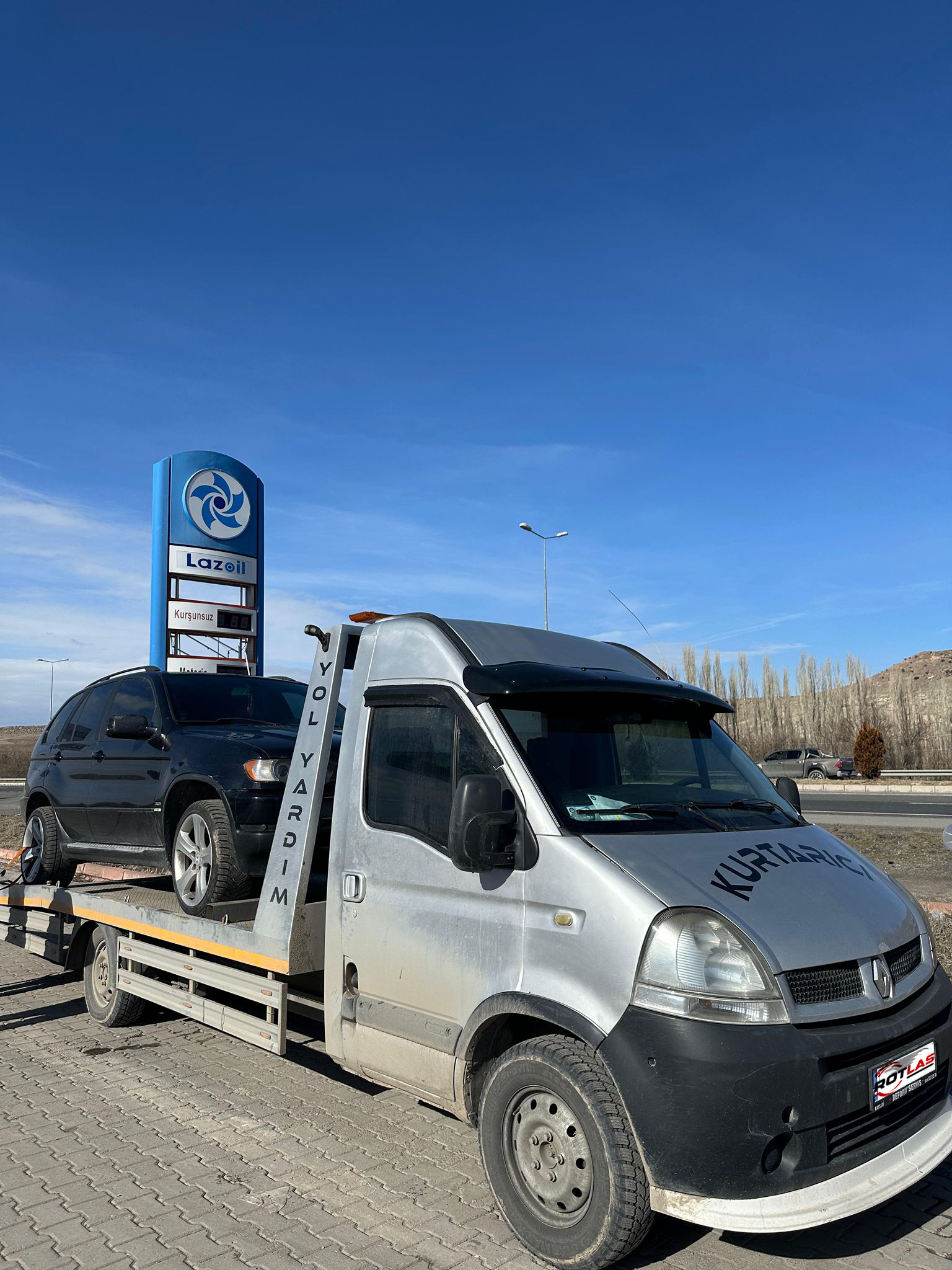 Oto çekici operasyonu